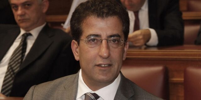 Καρύδης: “Δεν ψηφίζω κατάργηση του 13ου και 14ου μισθού”
