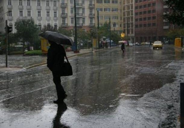 Βροχές, καταιγίδες και χιόνια στα ορεινά
