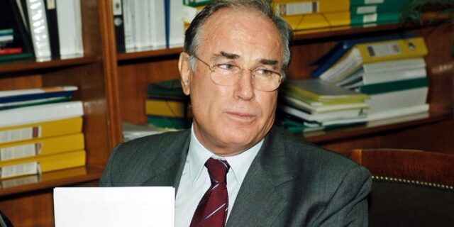 Κουλούρης: “Πέρασα με κόκκινο, δεν χτύπησα αστυνομικό”