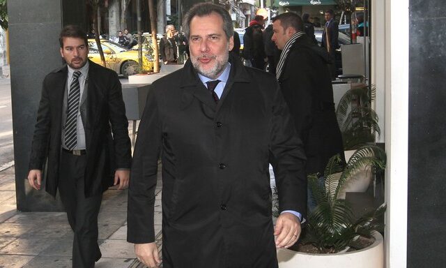 Κατηγορώ Παπουτσή στα ΜΜΕ