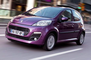 Nέο Peugeot 107. Έξυπνο, δυναμικό στιλάτο