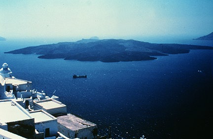 Μεγάλο “φούσκωμα” του μάγματος κάτω από το ηφαίστειο της Σαντορίνης