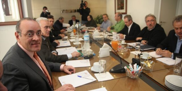 ΣΕΒ: Να καταργηθούν οι 3ετίες και οι αυτόματες αυξήσεις