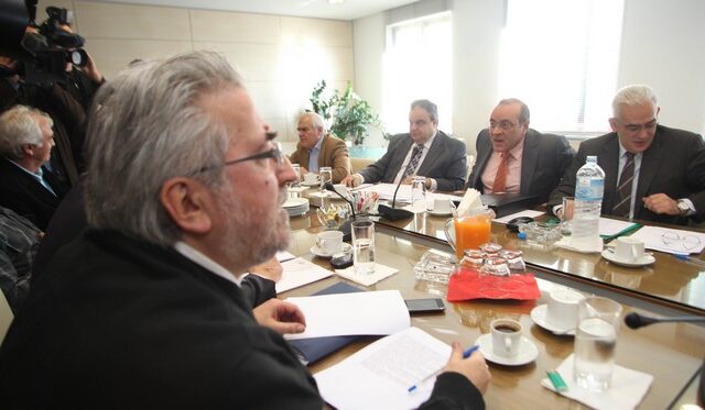 Ασπίδα σε δώρο και κατώτατο μισθό