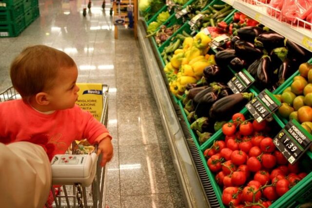 Μείωση τιμών παρά τη φοροκαταιγίδα