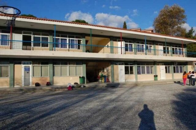 Στα πρόθυρα διάλυσης σχολείο στη Μυτιλήνη