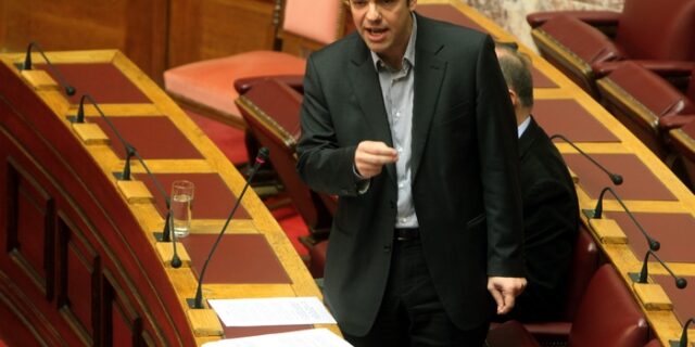 Τσίπρας: “Να μην δώσουμε το μπόνους των 50 εδρών στον κ. Σαμαρά”
