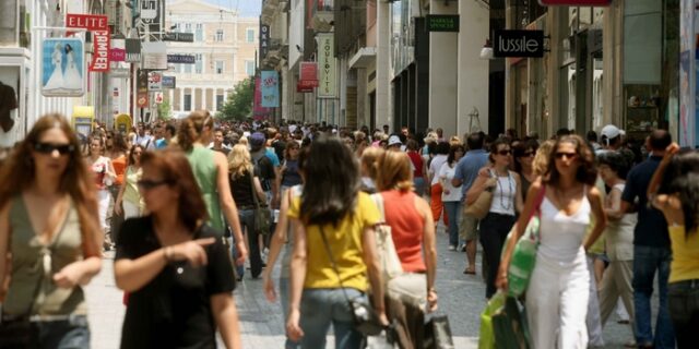 Πνιγμένες στα χρέη οι μικρομεσαίες επιχειρήσεις