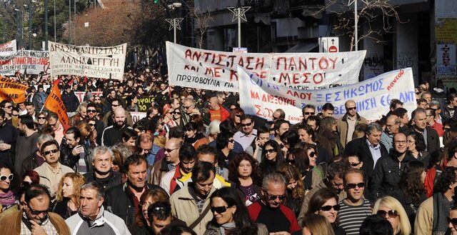 Παραλύει η χώρα την Τρίτη