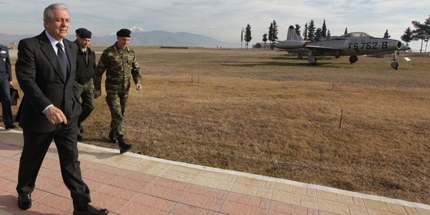Ανασχηματισμό ζητά ο Αβραμόπουλος