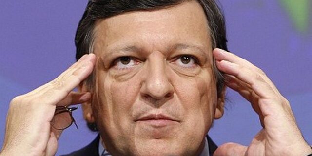 Κομισιόν: “Θέλουμε την Ελλάδα να μείνει στο ευρώ”