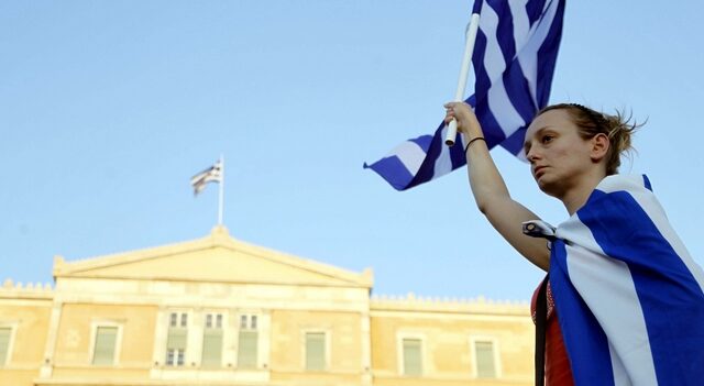 Θυσιάζουν τους Έλληνες στον βωμό της κερδοσκοπίας