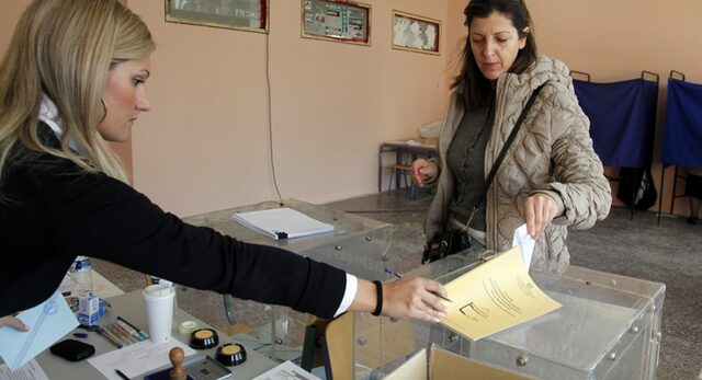Μαχαίρι και στο εκλογικό επίδομα
