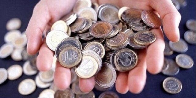 Η Ελλάδα βαθύτερα στην ύφεση λόγω των νέων μέτρων