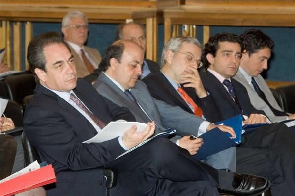 Δεν είναι λύση το “κούρεμα”