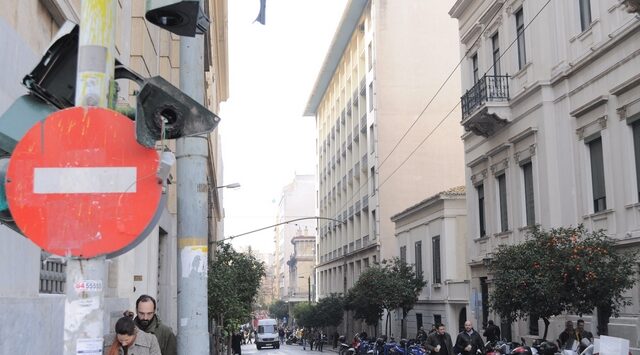 Σβηστά φανάρια απειλούν τους οδηγούς