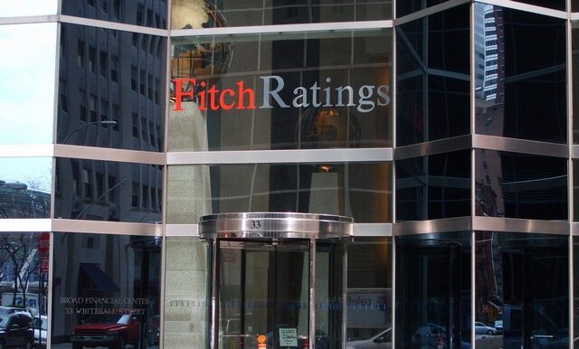 O Fitch υποβάθμισε την Ελλάδα