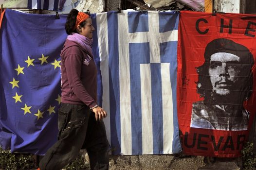 FT: “Η Ελλάδα πρέπει να χρεοκοπήσει εάν θέλει δημοκρατία”