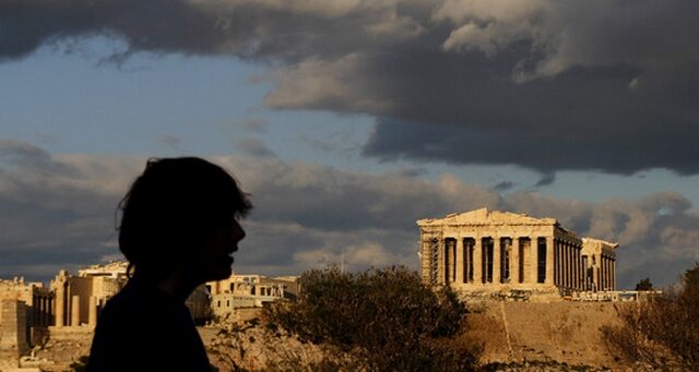 Η κρίση έστειλε την Ελλάδα στο 2000
