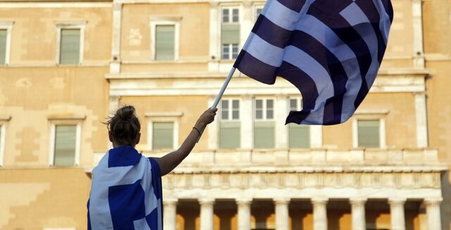 Διασώζουν την Ελλάδα ή τους επενδυτές και το ευρώ;