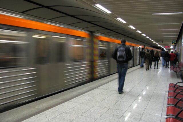 Βόμβα σε βαγόνι του μετρό στο Αιγάλεω