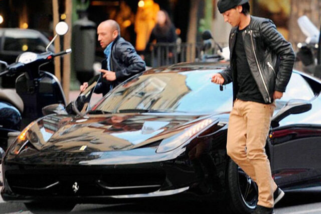 Η μαύρη Ferrari 458 του Οζίλ