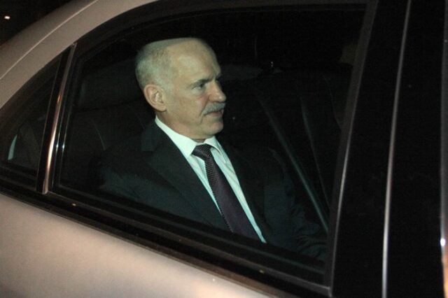 Γ. Παπανδρέου: Στηρίζει Παπαδήμο μέχρι και το 2013