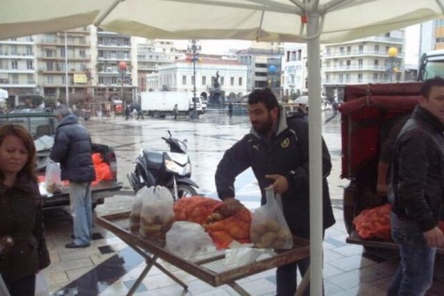 Πάτρα: Μοίρασαν 4 τόνους πατάτες και λαχανικά στους πολίτες