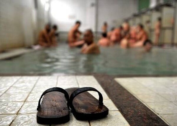 Επιλεκτική ενημέρωση σε…σάουνα από Όλι Ρεν