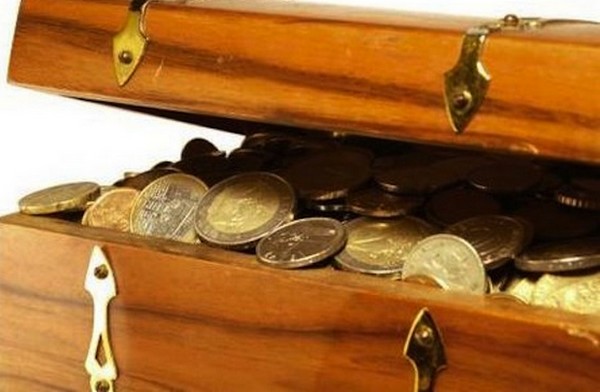 Οι Έλληνες έκρυψαν 49 δισ. ευρώ σε σεντούκια