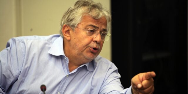 Μειώνεται η επιχορήγηση των κομμάτων