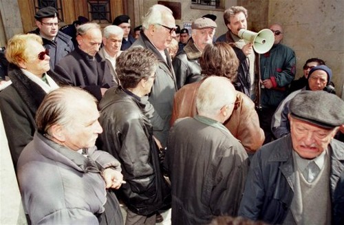 Χωρίς τέλος το κόψιμο στις επικουρικές