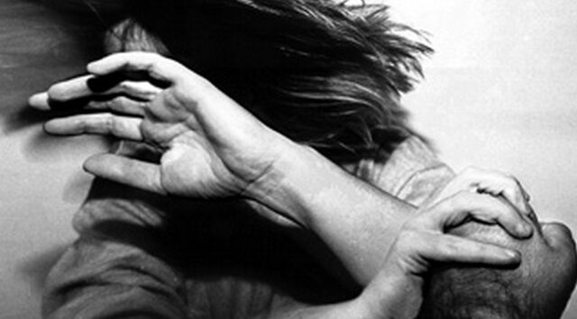 Αδιαφορία αστυνομίας σε άγριο ξυλοδαρμό 20χρονης