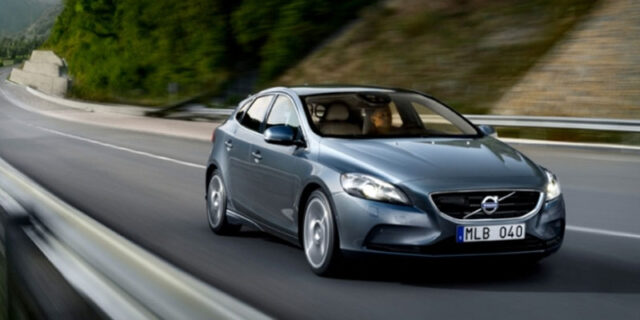 Volvo V40. Το δημοφιλέστερο στην κατηγορία του με τιμή από 19.900 €