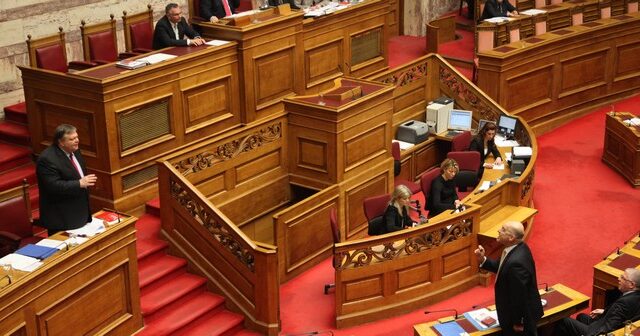 “Ναι” στη σύσταση Εξεταστικής Επιτροπής για το έλλειμμα