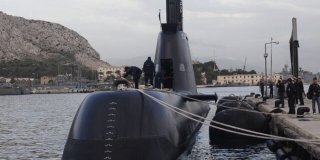 Φρένο στις πληρωμές για τα υποβρύχια