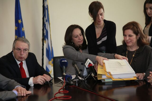 Μπαμπινιώτης: “Δεν είμαι υπουργός αλλά υπηρέτης του λαού”