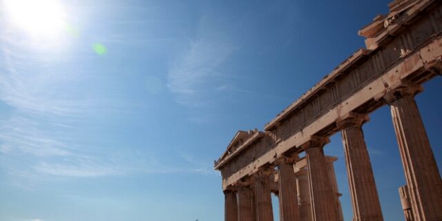 O Ελληνισμός σε κίνδυνο;