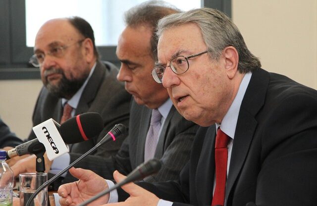 Δεν μειώνεται ο αριθμός εισακτέων σε ΑΕΙ και ΤΕΙ