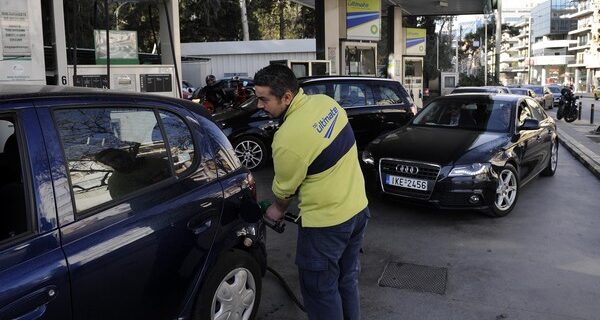 Ελεύθερο ωράριο για τα πρατήρια καυσίμων
