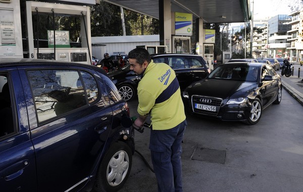 Ελεύθερο ωράριο για τα πρατήρια καυσίμων