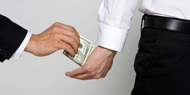 Νέα καταγγελία για μίζα 25.000 ευρώ στη λίστα του “αμαρτωλού” ΥΠΑΝ