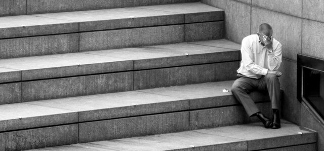 Μείωσαν μισθούς ακόμα και κατά 28% μέσω συμβάσεων