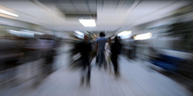 Έλεγχοι εξπρές σε 100.000 επιχειρήσεις με εκκρεμότητες