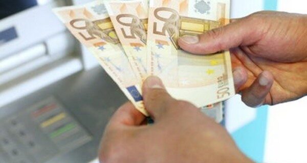 Του δέσμευσαν 20 ευρώ για χρέος στην εφορία