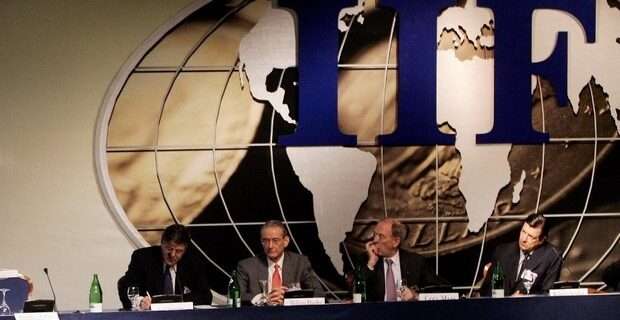 IIF: Μετεκλογική συνεργασία ΠΑΣΟΚ και ΝΔ ή κυβέρνηση τεχνοκρατών