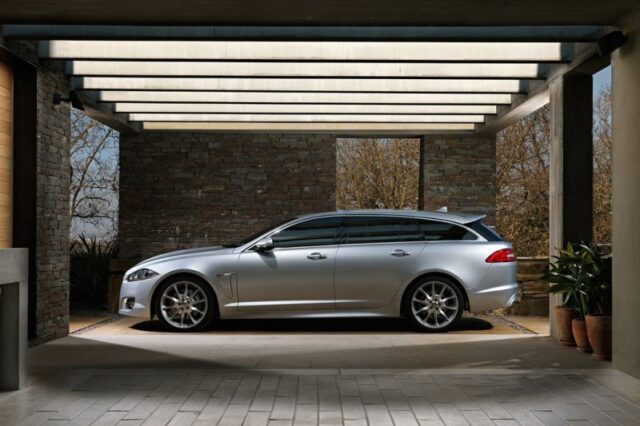 Jaguar XF στέισον βάγκον. Όταν τα κάστρα … πέφτουν