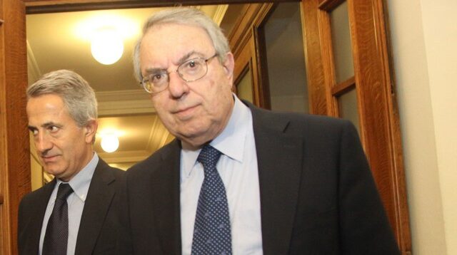 Μπαμπινιώτης: “Δεν είναι αλάθητος ο νόμος για τα ΑΕΙ”