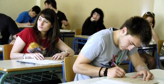 Με κείμενο της Ελένης Γλύκατζη – Αρβελέρ η “πρεμιέρα” των πανελληνίων