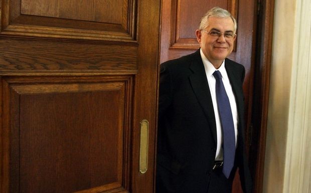 Παπαδήμος: “Τη μεγάλη βδομάδα η ημερομηνία των εκλογών”